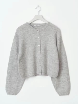 Grå stickad kofta från gina - Grå stickad från Gina tricot. Oanvänd med prislapp fortfarande på