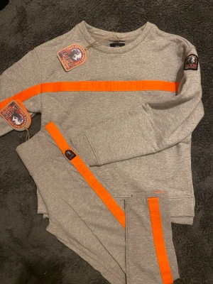 Parajumpers set NYTT  - Parajumpers set från kollektionen fleece. Helt nytt med prislapp och tags kvar. Nypris cirka 5500kr 