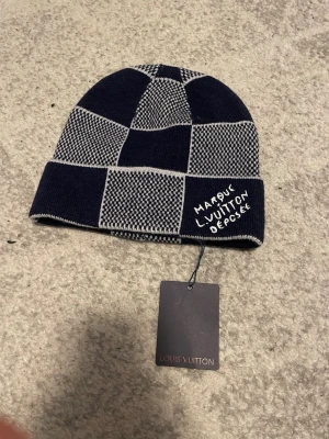 Mössa - Priset kan diskuteras.