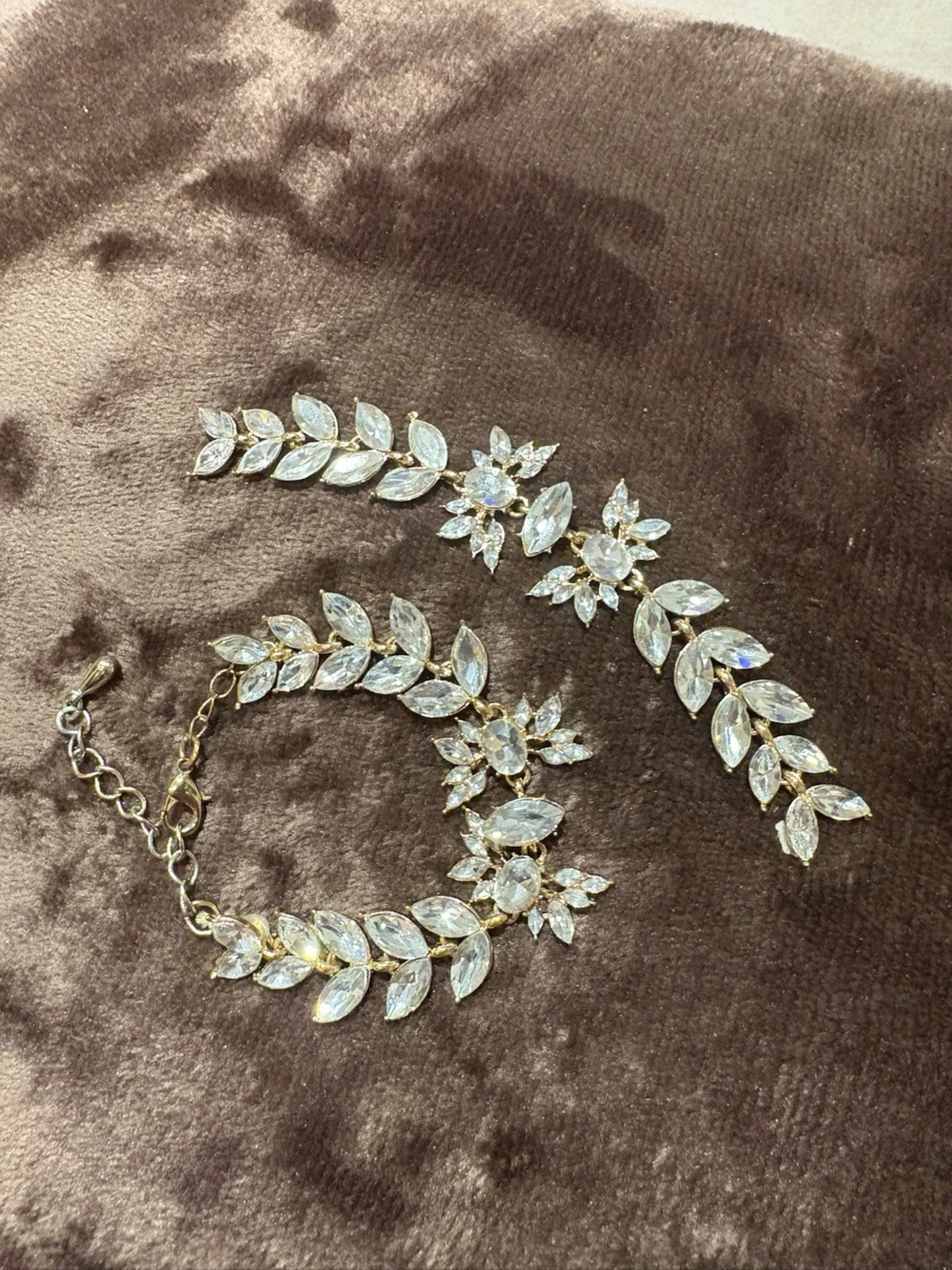 Glittrig kristallväst i guldton armband med hårsmycken💛 - 3