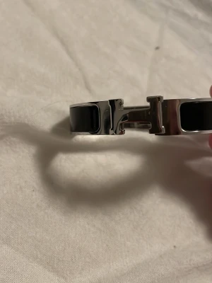 Armband - Priset kan diskuteras.