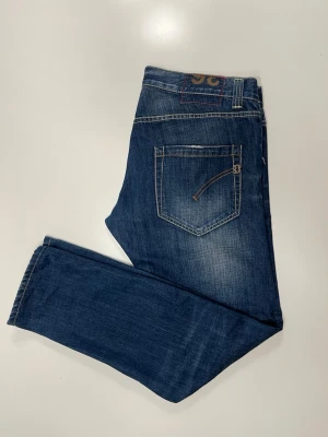 DonDup - Säljer dessa feta Dondup jeans w34. Skick 9/10 kom med prisförslag. Kan gå ner i pris vid snabb affär.