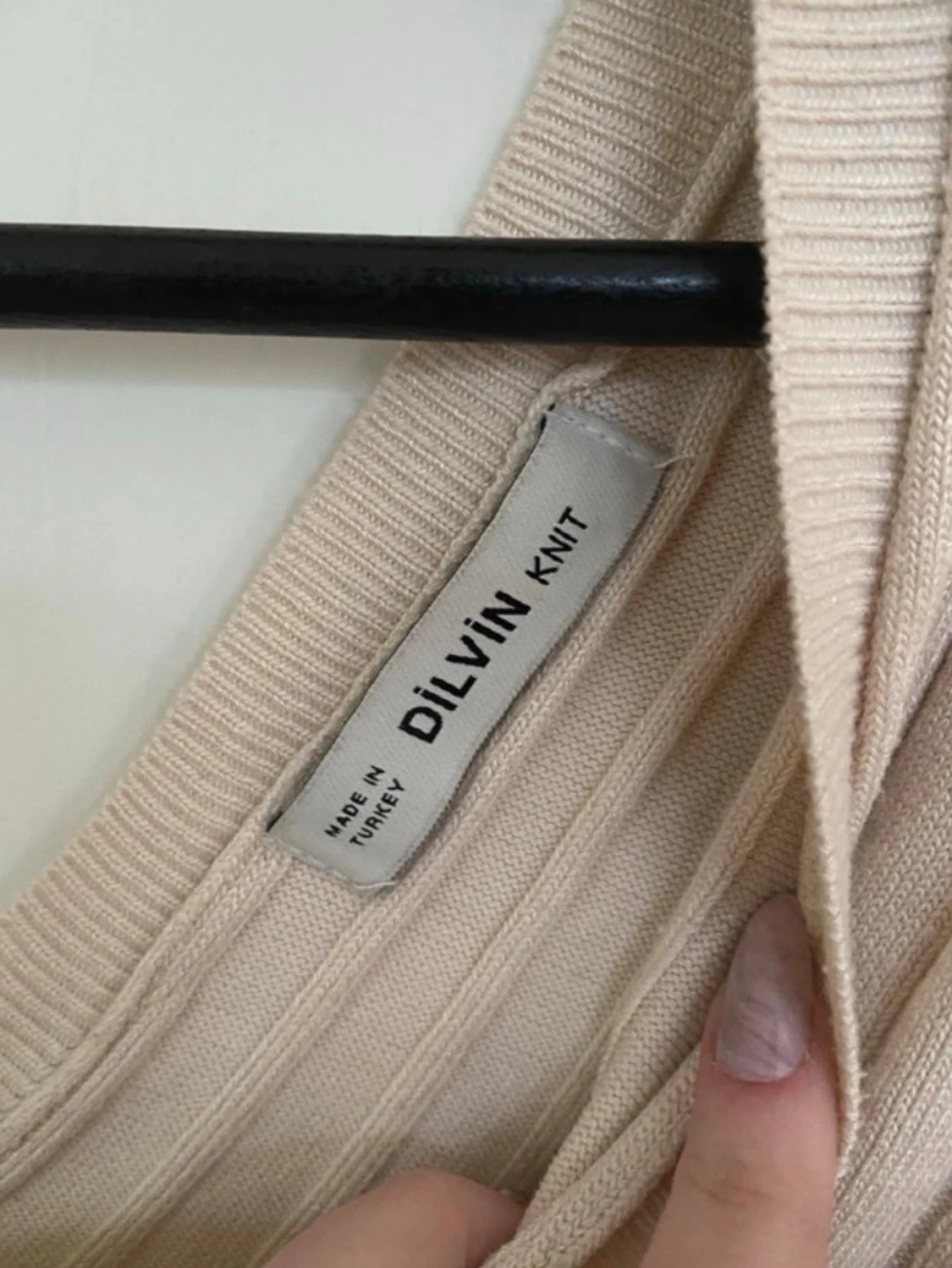 Beige ribbad stickad tröja - 2