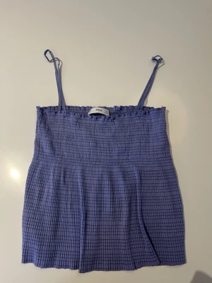 Topp från mango - Topp från mango! Passar mig som har S. Mycket bra skick😁