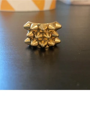 Edblad guldring  - Säljer denna för att den ej kommer till användning.