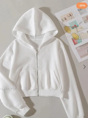 En ”hoodie” storlek S - En hoodie som står ”angel” bak