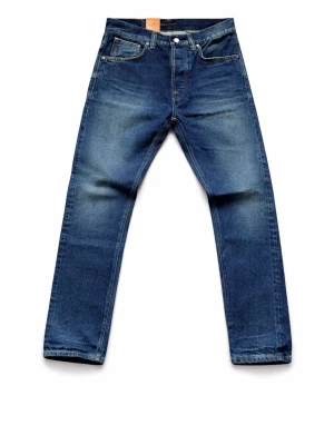 Nudie jeans - Tjenare, säljer ett par lite schystare nudie jeans då de inte passa när jag fick hem de. Storlek: W28 L32. Hör av er vid frågor!
