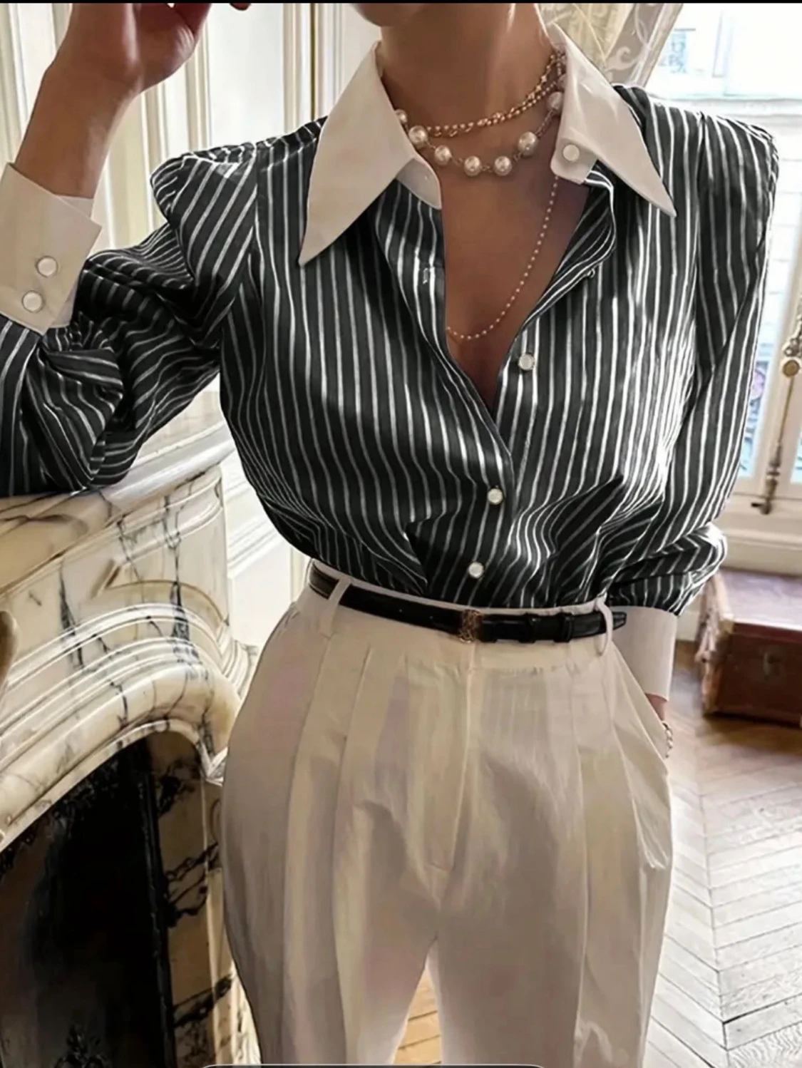 Svartvit randig skjorta med kontrastkrage - 2