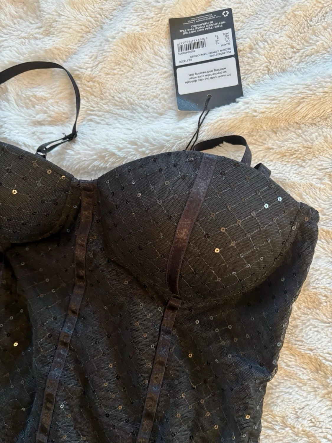 Svart glittrig kort klänning från NAKD - 2