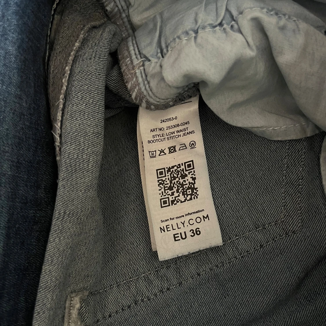 Blå bootcut jeans från Nelly - 3