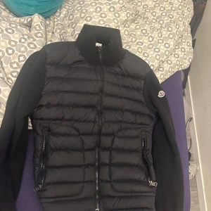 Moncler cardigan Storlek S herr - storlek S, bra skick. pris går att diskutera. 