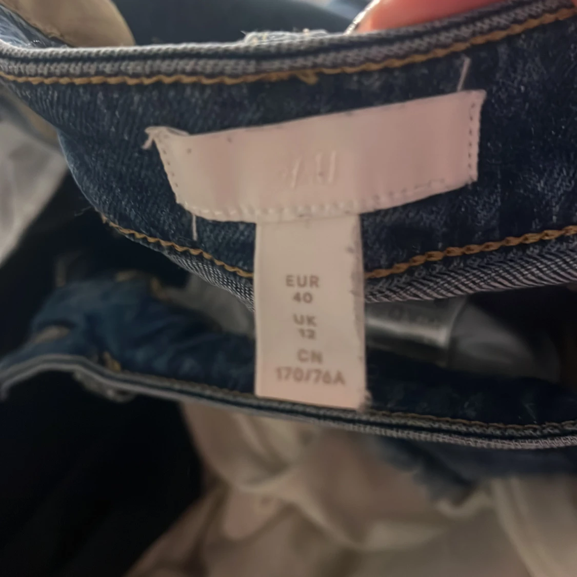 Mörkblå jeansshorts från H&M - 1