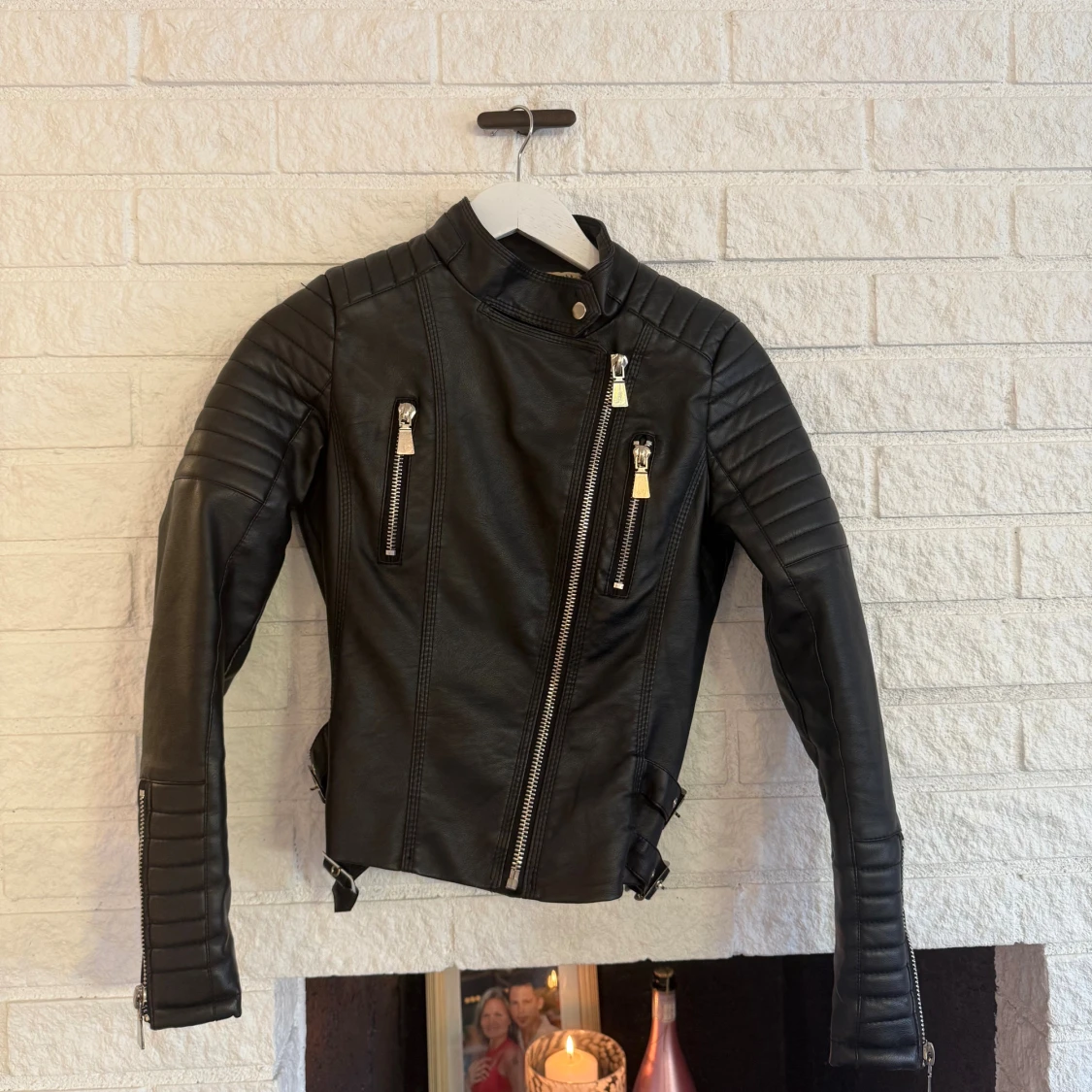 Svart skinnjacka från Voyelles, stl 36