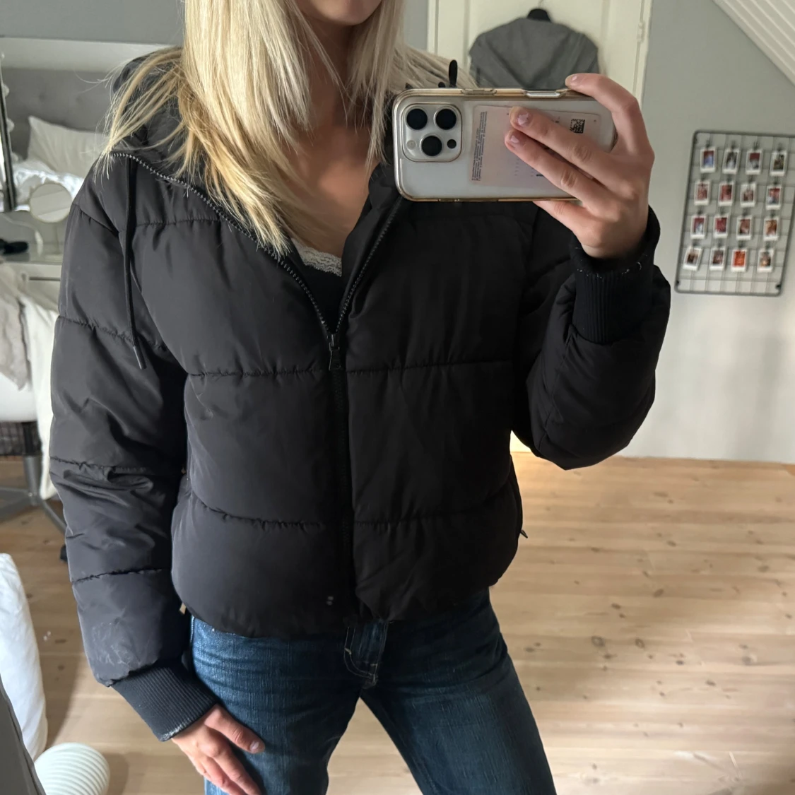 Svart pufferjacka från Monki - 3