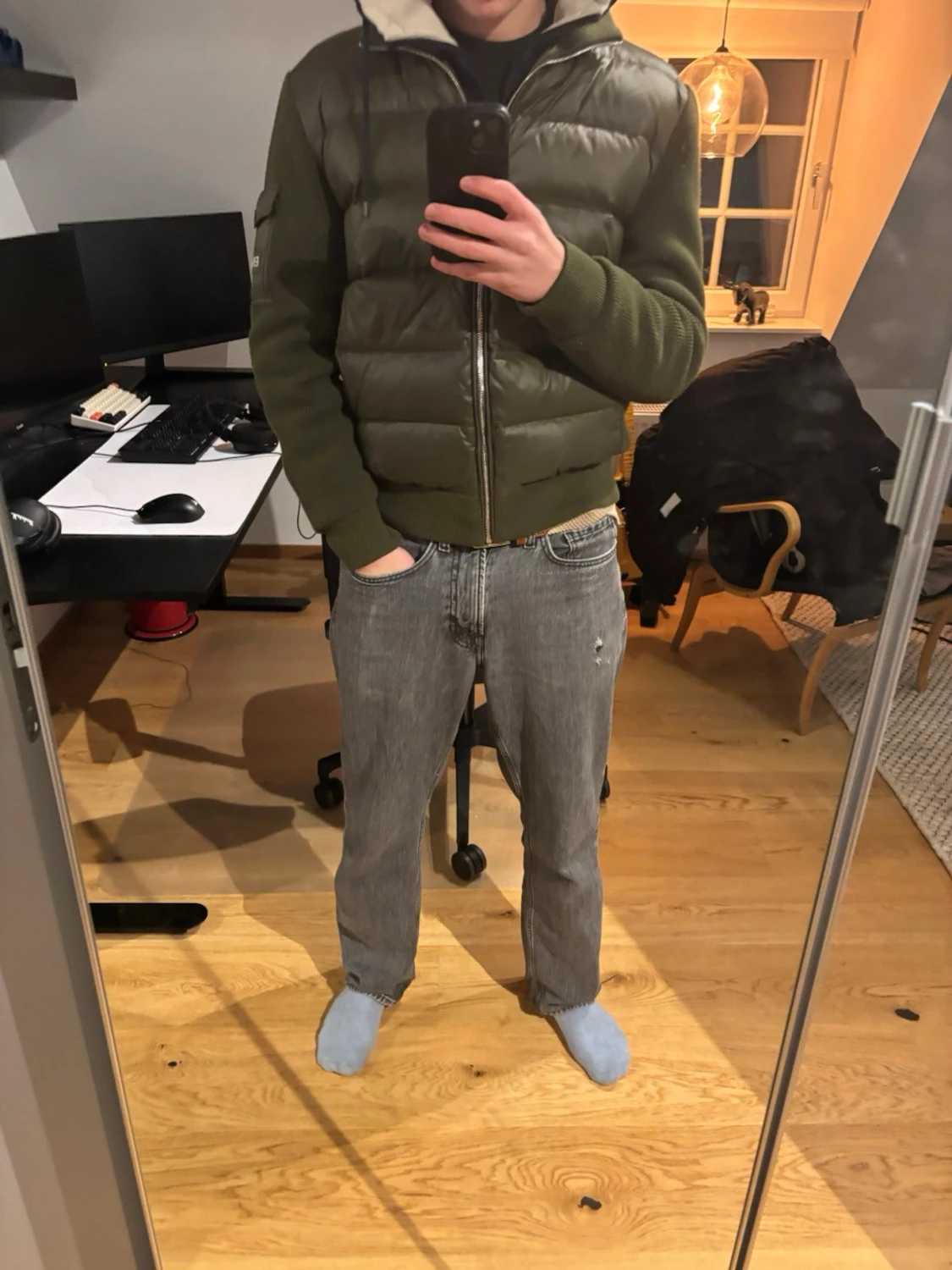 Olivgrön cardigan/puffer från Bvaldi