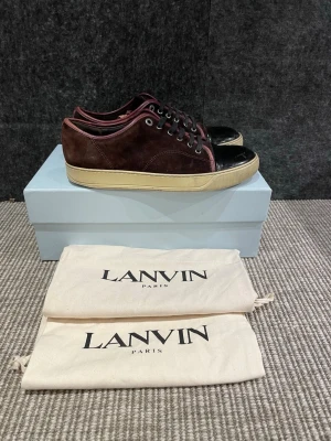 Lanvin skor  - Hej, säljer nu dessa svin snygga lanvin skor. Skorna är i okej skick! Begränsat antal boxar och dustbag. Hör av dig vid frågor. 
