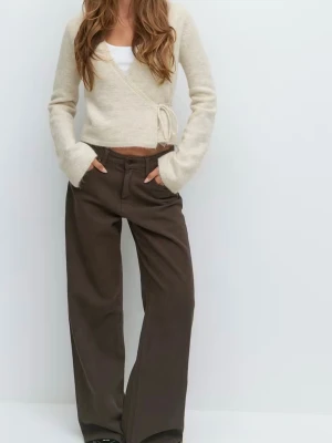 Beige omlottkofta från Gina Tricot - Superfin beige omlottkofta från Gina Tricot i mjuk ullblandning. Helt ny och oanvänd