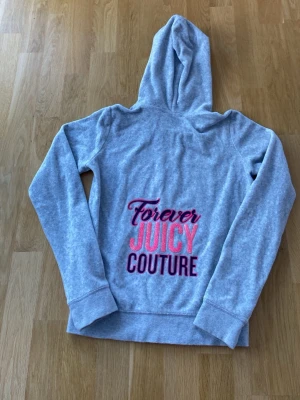Juicy couture zip hoddie  - Snygg juicy zip up hoddie 
