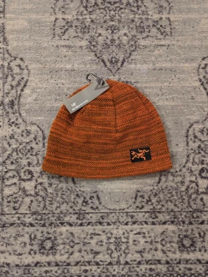 Arc'teryx mössa  - Säljer min mössa från Arc'teryx skriv vid frågor, priset är förhandlingsbart vid snabb affär och kan skicka den direkt efter köpet☺ Passar både män och kvinnor.