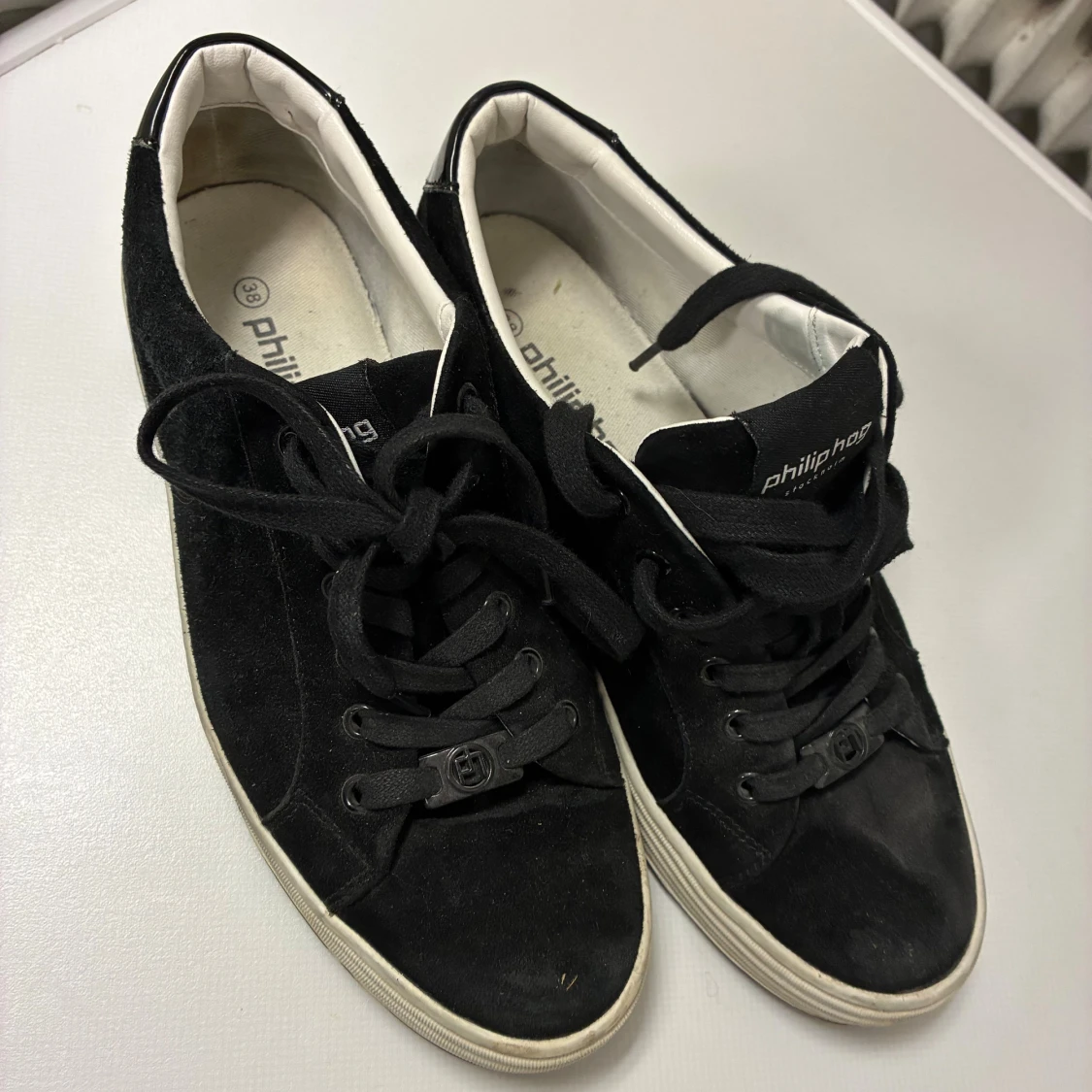 Svarta sneakers från Philip Hog  - 1