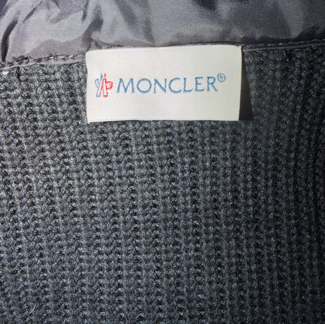 Svart pufferjacka från Moncler - 2