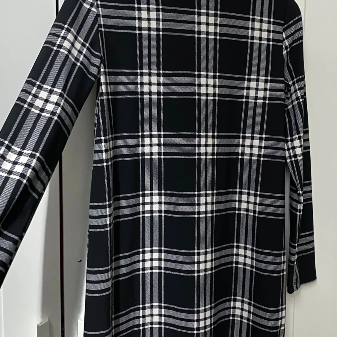 Svartvit rutig klänning från Mango - 1