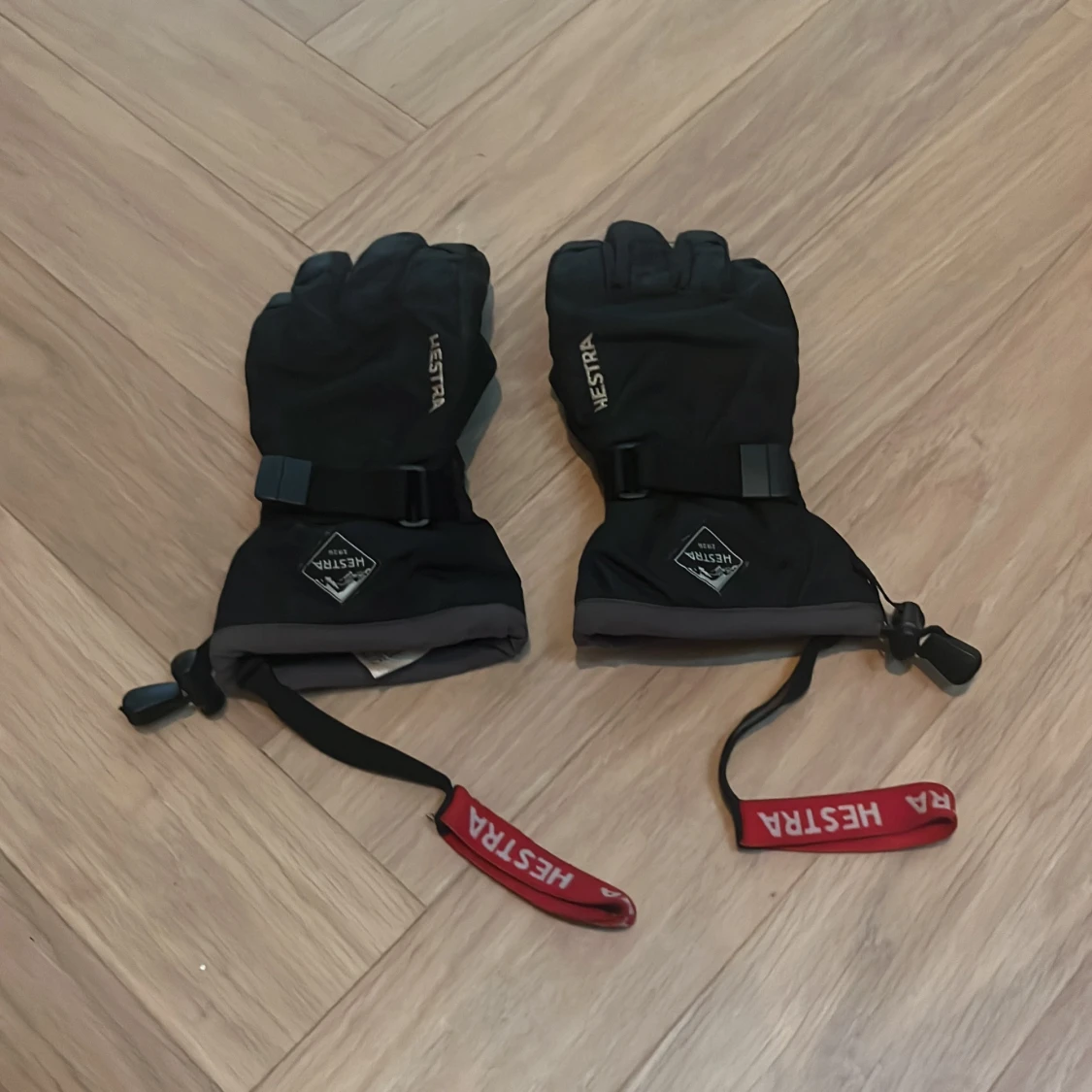 Svarta Hestra vinterhandskar