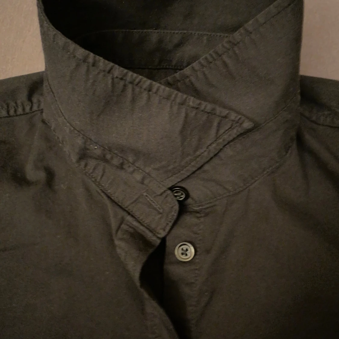 Svart skjorta Ted Bernhardtz strl 48