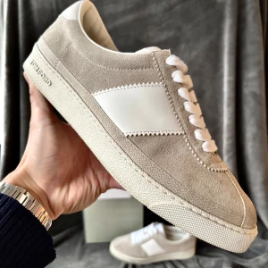 Tom Ford skor NYSKICK - Tom Ford bannister sneakers | originalstorlek: 7~42, fråga om innermått vid osäkerhet | ingår: Box | 