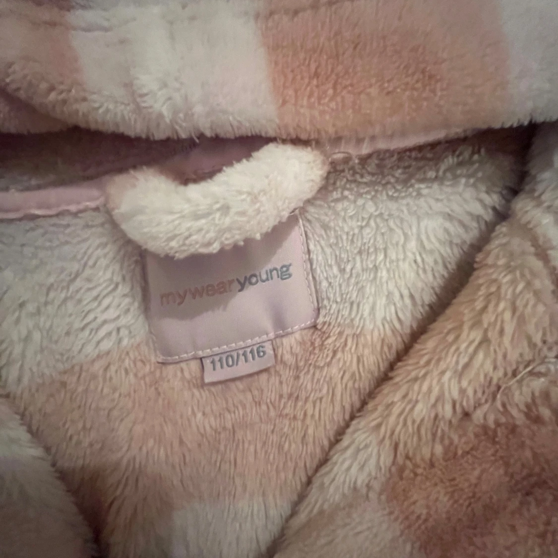 Randig rosa och vit morgonrock  - 4