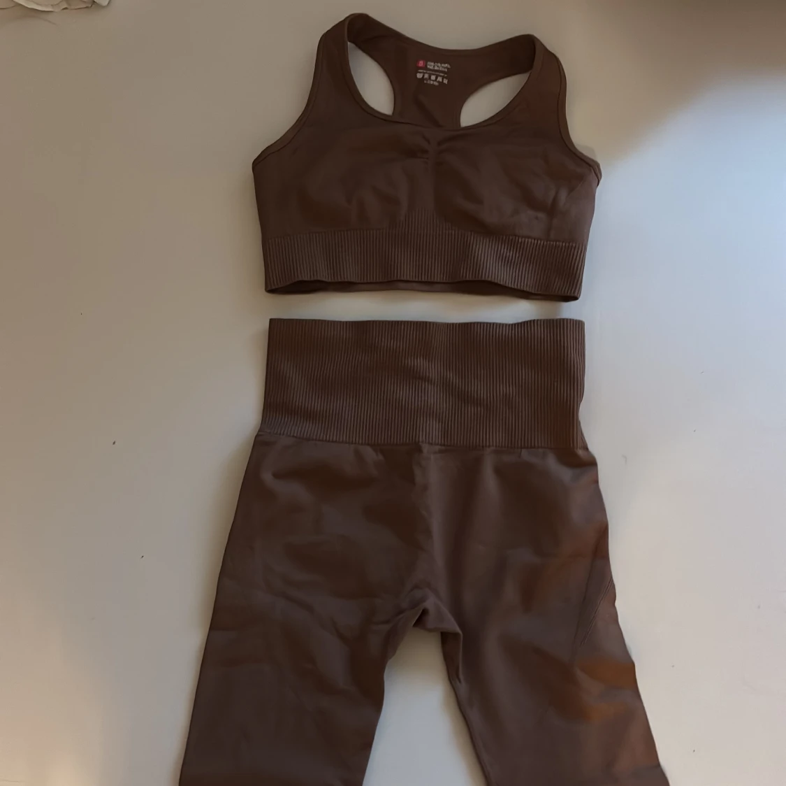 Brunt tränings set i S - 2