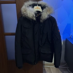 Parajumpers jacka storlek Young small  - Parajumpers jacka Young small jätte bra skick 