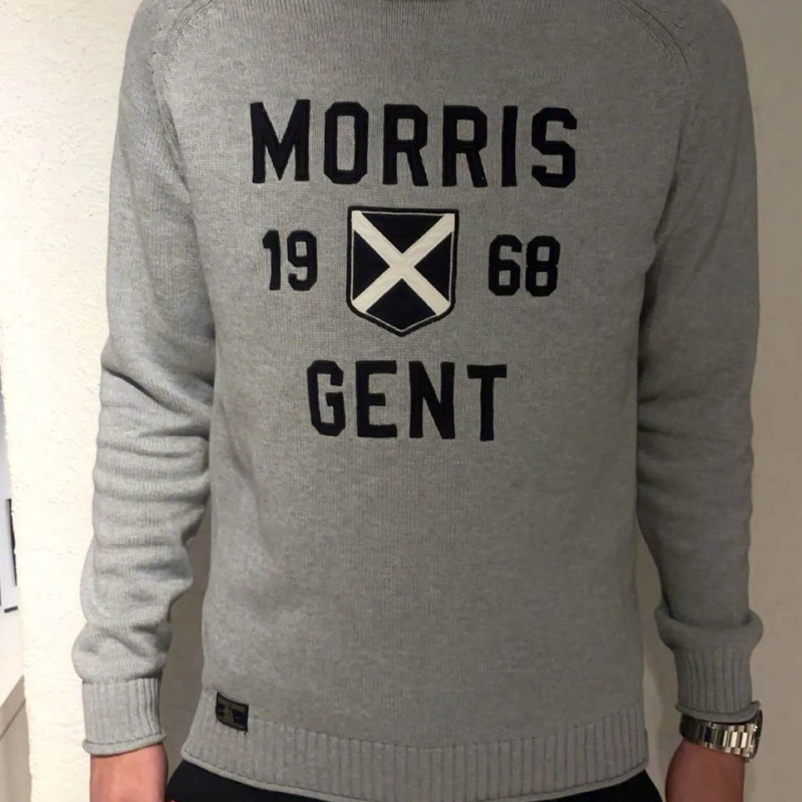 Grå morris tröja