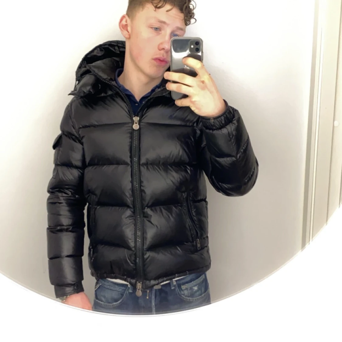 Svart Moncler pufferjacka med huva - 1