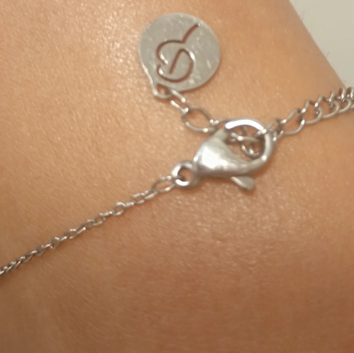 Silverarmband med cirkel och stenar - 1