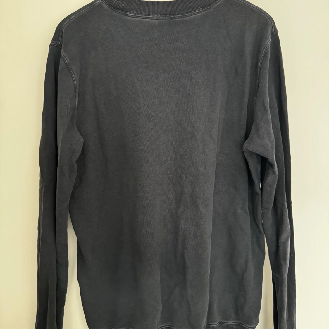 Svart sweatshirt från Hugo Boss - 1