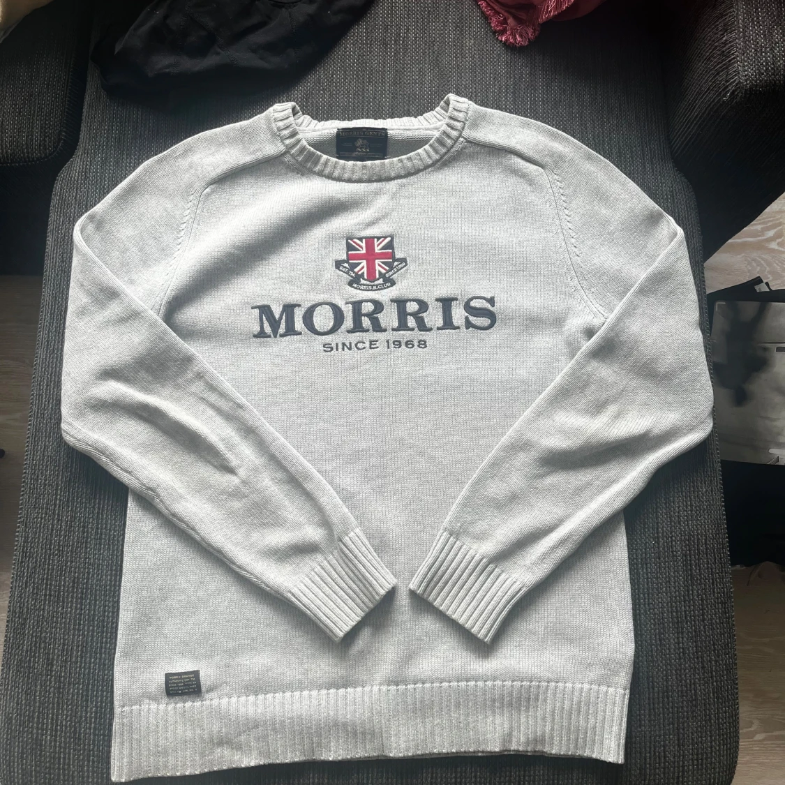Grå stickad tröja från Morris