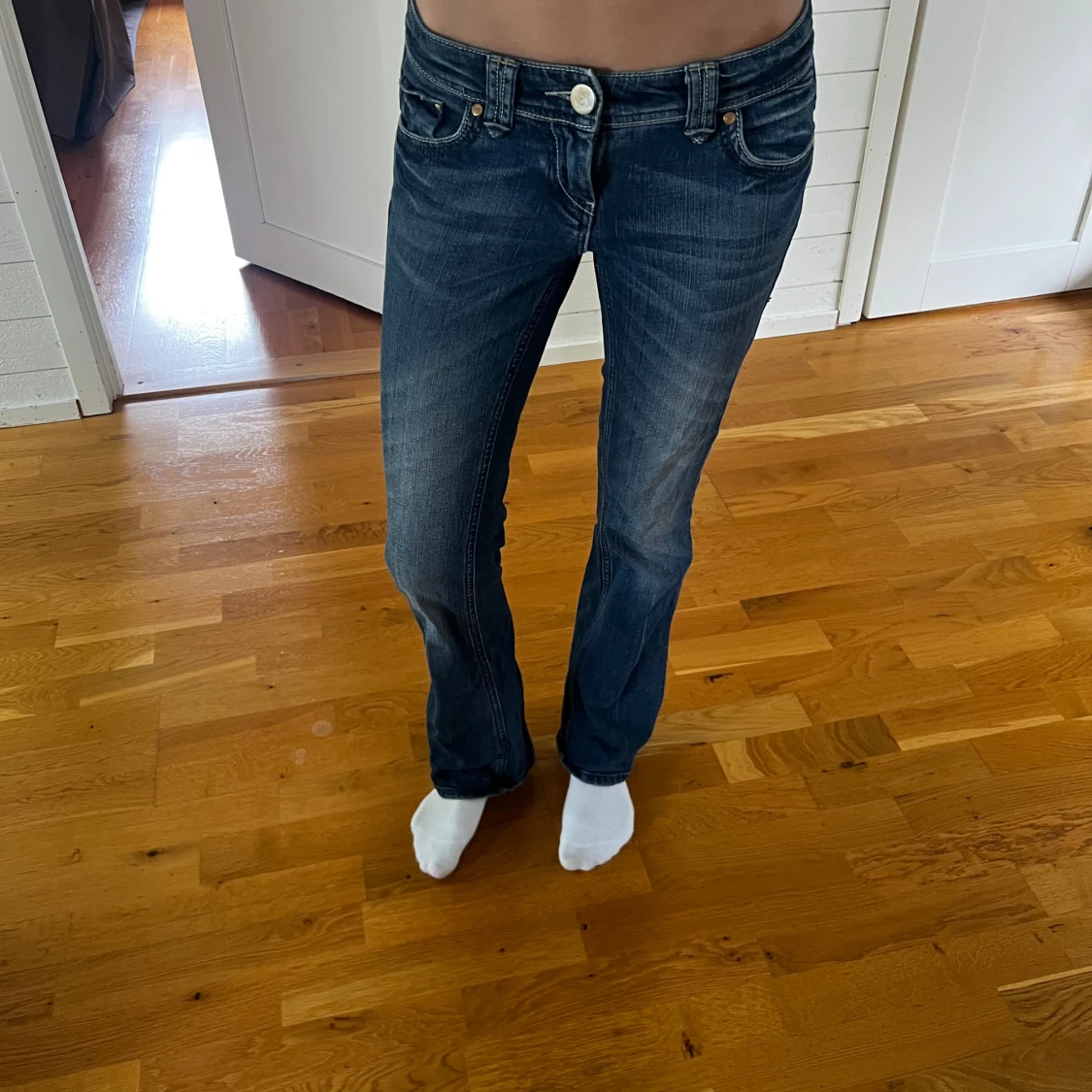 Blå bootcut jeans  - 1