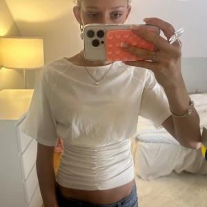 Anna field t-shirt - Så snygga T-shirt med cool midja! Använd tre gånger💕💕