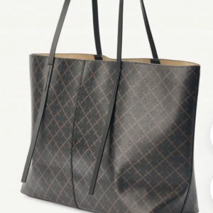Malene Birger väska  - Intressekoll, i jätte fint skick. Kan skicka privata bilder. 