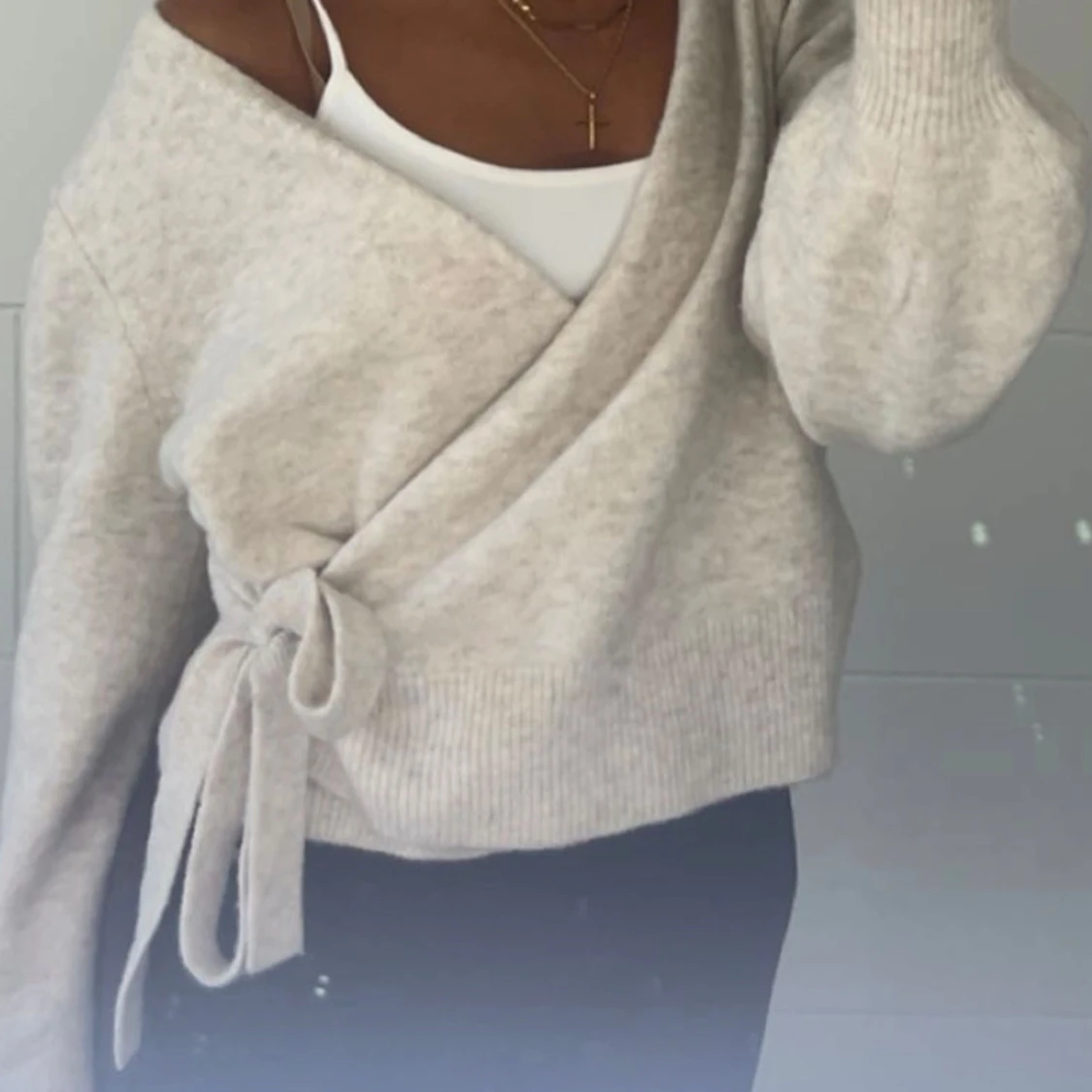 Beige omlottkofta med knyt