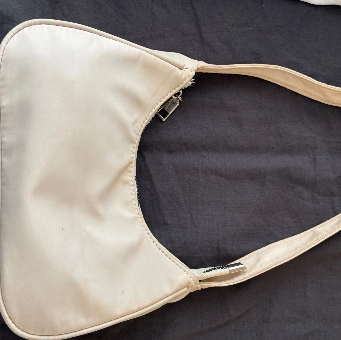 Svart och beige axelväska från Gina Tricot - 1