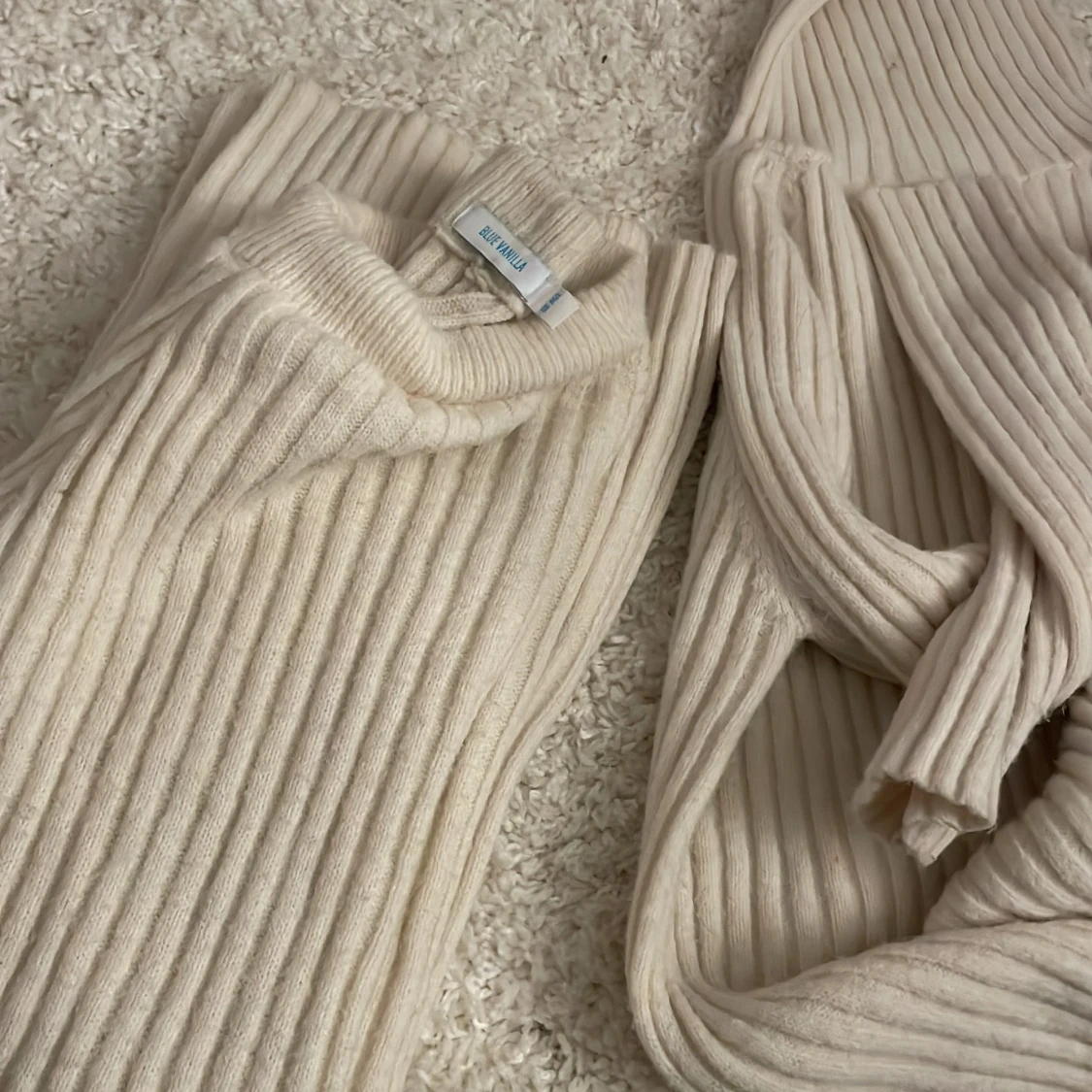 Beige ribbad stickad tröja och byxor Bluey Vanilla - 3