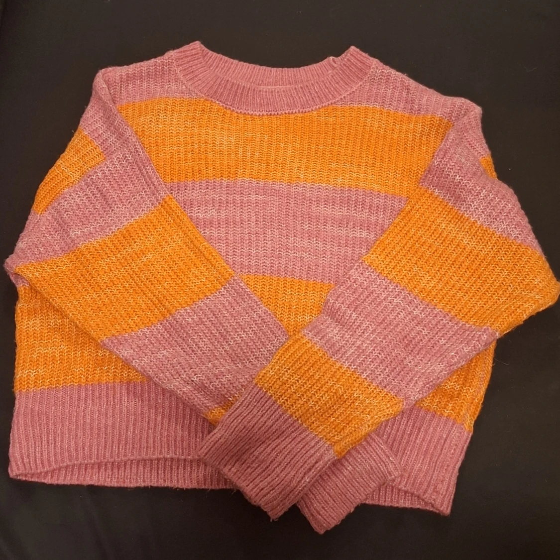 Randig stickad tröja från Kappahl