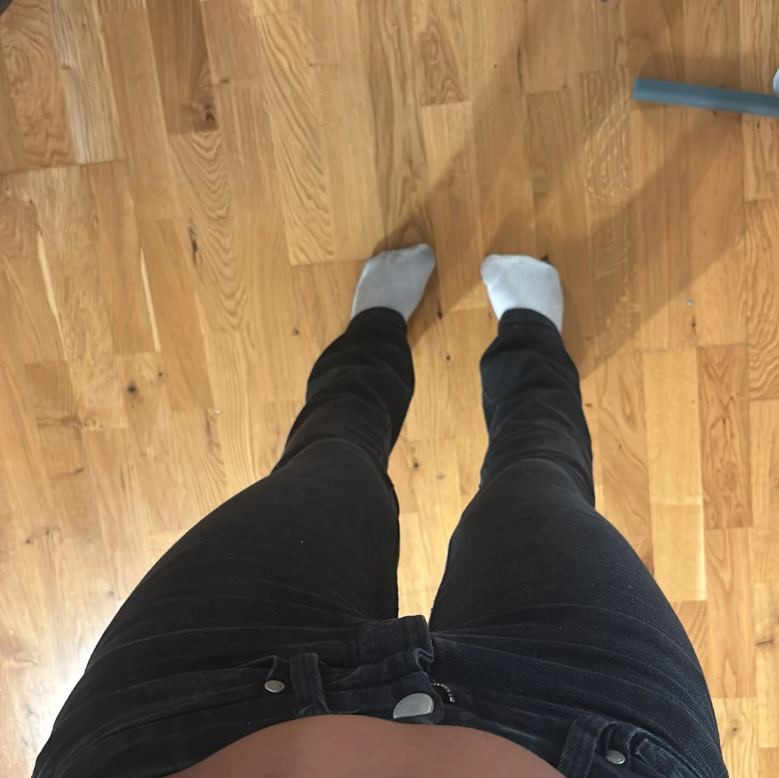 Svarta bootcut jeans med låg midja