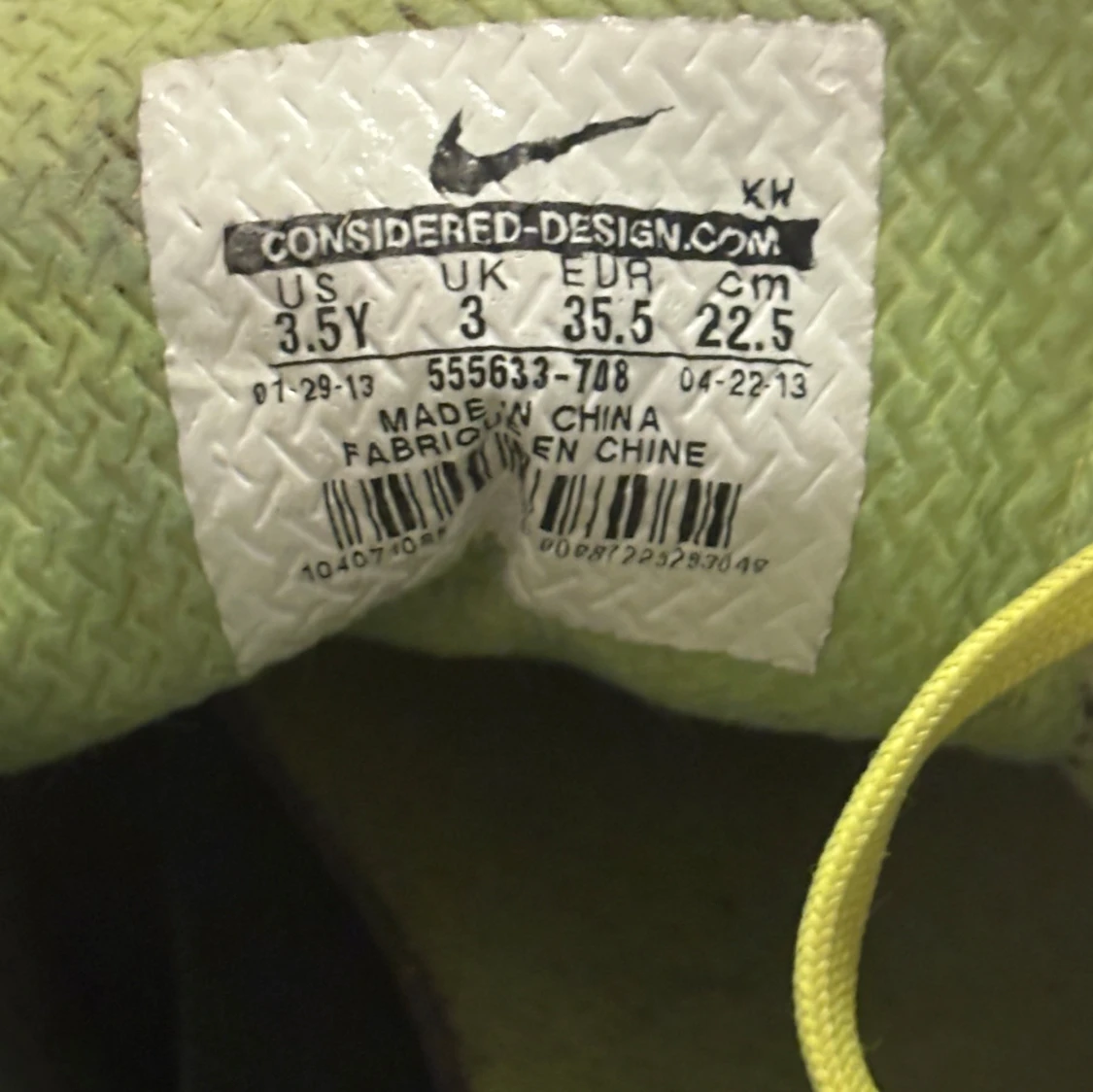 Gula Nike fotbollsskor strl 35,5 - 2