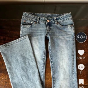 G rise - Säljer de här ass snygga jeans som Sitter perfekt. Har S men passar mig som Brukar bära xs. 