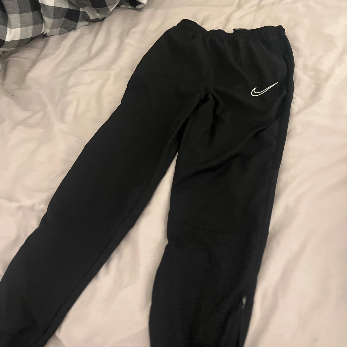Svarta Nike Dri-FIT träningsbyxor L