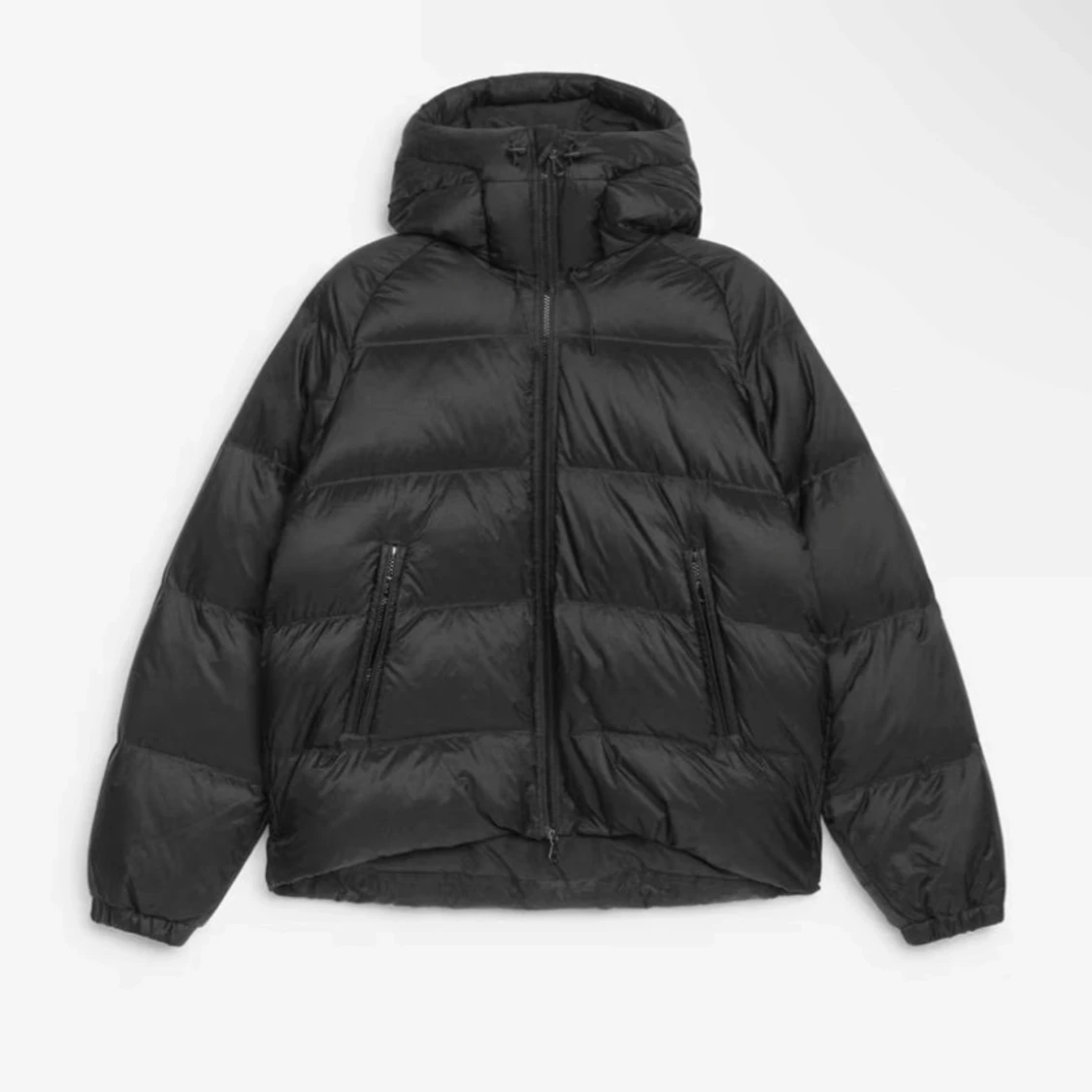 Svart pufferjacka med huva från ARKET - 2