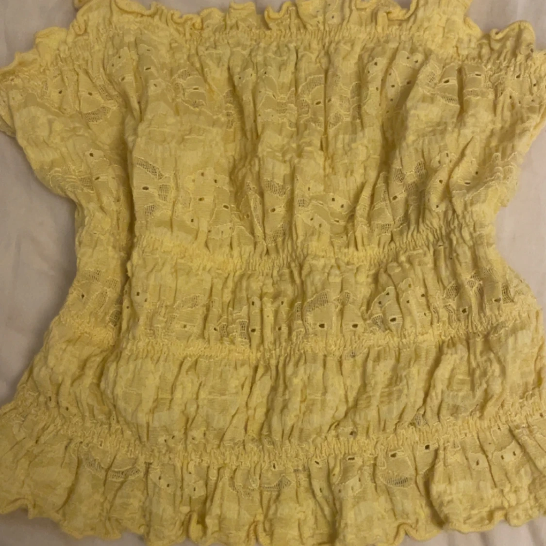 Gul spettröja från BikBok - 2